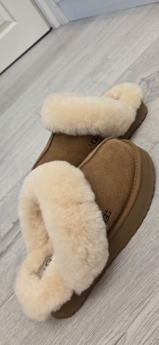 UGG Papuci de casa din piele intoarsa cu captuseala din lana Disquette, Maro camel