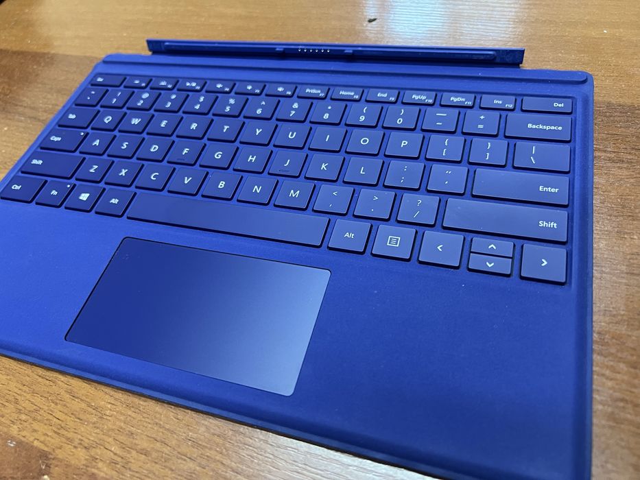 Surface Pro клавиатура с подсветкой оригинал microsoft