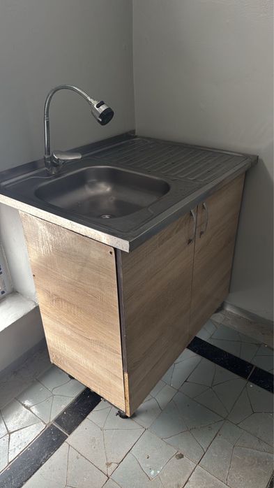 Раковина без смесителя даром