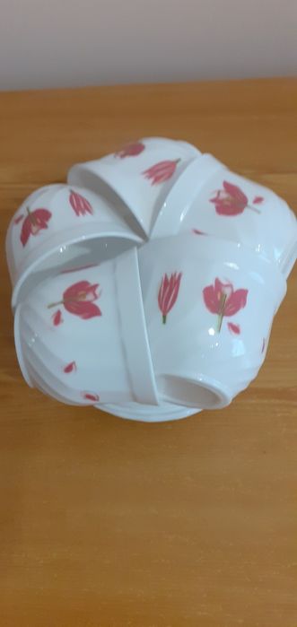 Продам чайные чашки с блюдцами