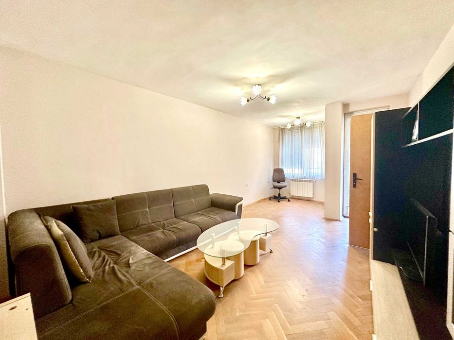 Дава се под наем Двустаен апартамент в София, Лозенец - 74 кв.м за 598.23 € - Снимка #2