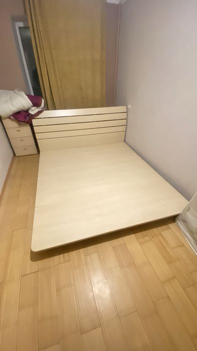 Кровать с матрасом