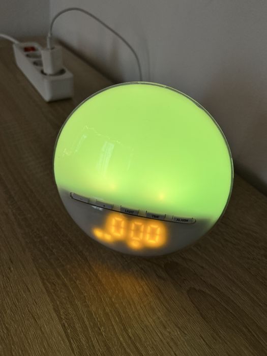 LED лампа, имитираща слънцето/часовник/будилник