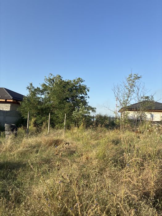 Vand teren intravilan 350 mp Preajba veche zona Semntest