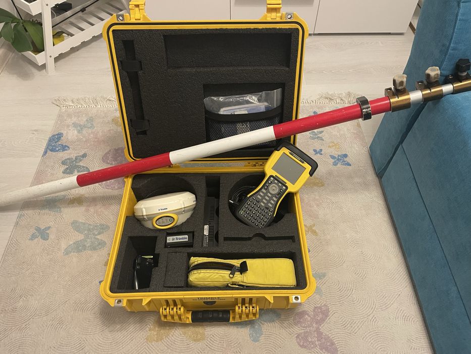 GPS GNSS RTK Trimble R4 V2