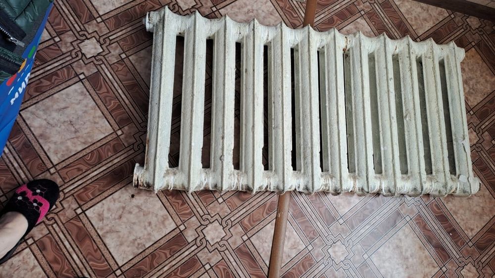 Продам чугунные батареи