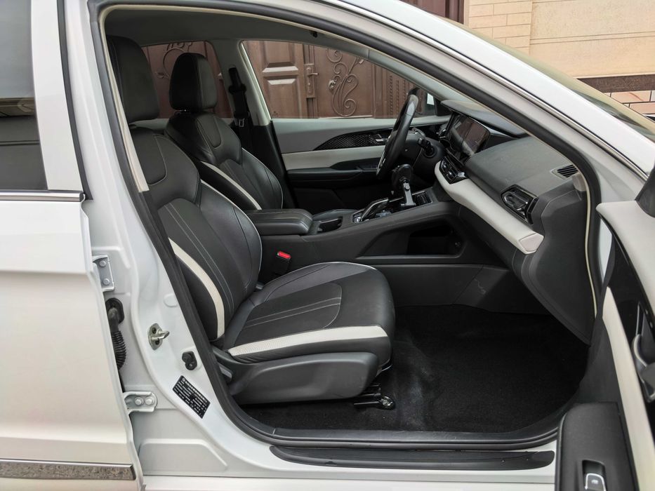 Elektromobil DONGFENG E70