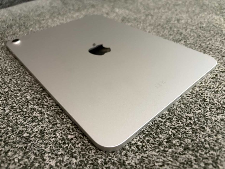  Apple / iPad 11 A16 / 256 Gb / Silver / NOU