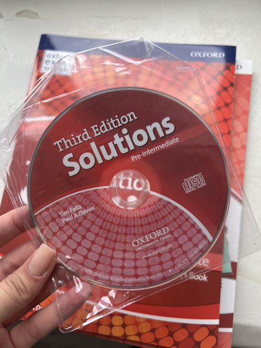 Продам книги английский solutions
