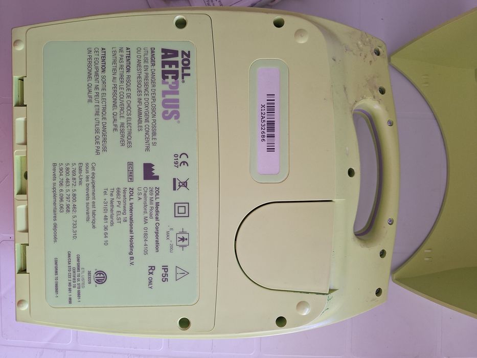 Zoll AED Plus defibrilator