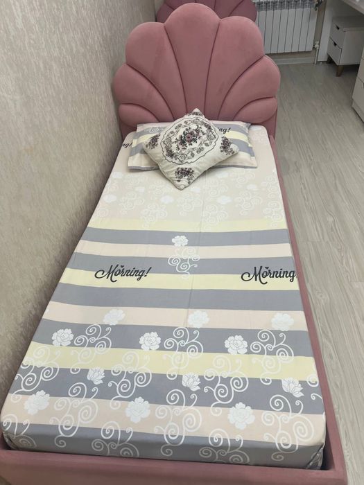 Продается кровать & парта