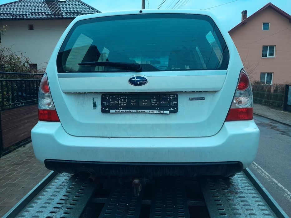 Dezmembrez Subaru forester 4x4 motor 2.0 158 cp benzina
