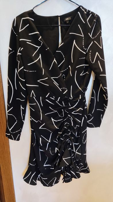 Елегантна дамска рокля