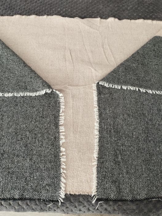 Шал вълнен тъкан