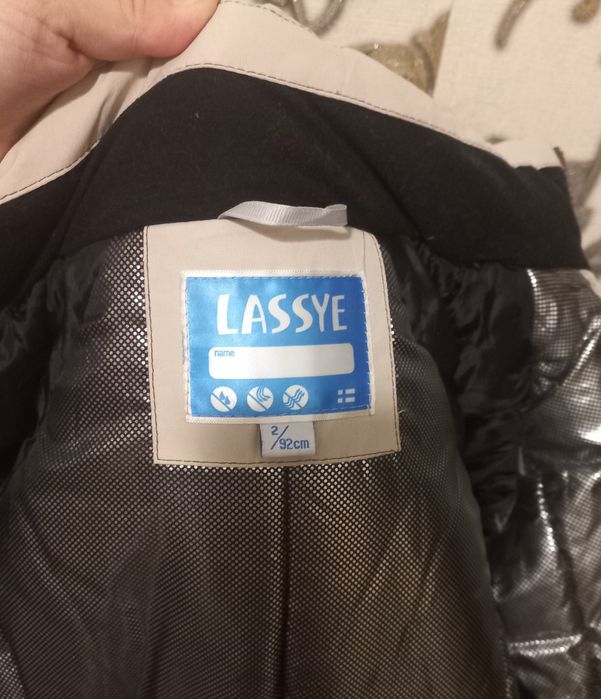 Продам куртку детскую