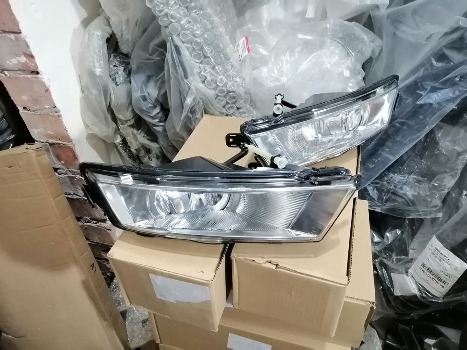 Фара противотуманная SKODA RAPID 12-17 LH RH