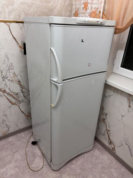 Продается холодильник