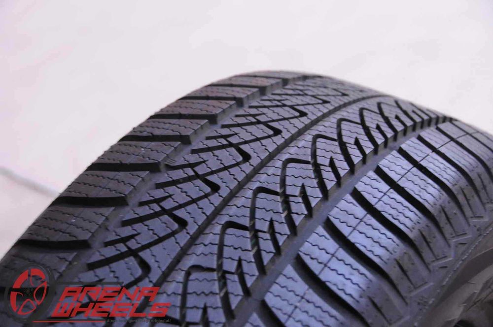 Anvelopa Iarna 18 inch GoodYear Ultragrip 8 Perform 255/60 R18 108H