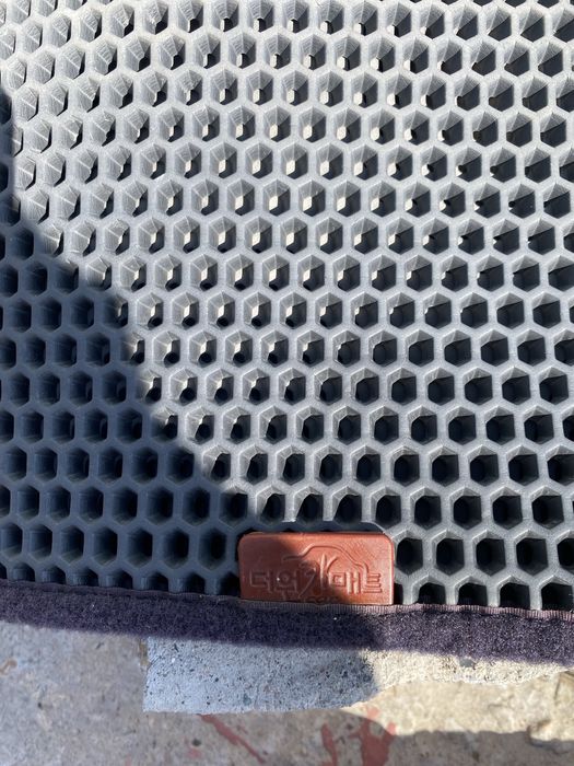 продается полики на камри 50