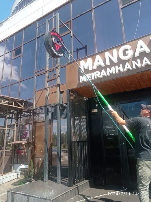 Мойка витражей и окон  в Астане