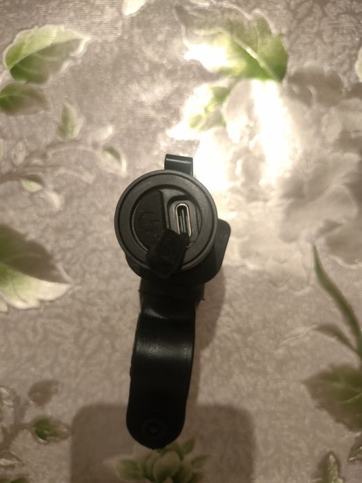 Продам фонарик компактный