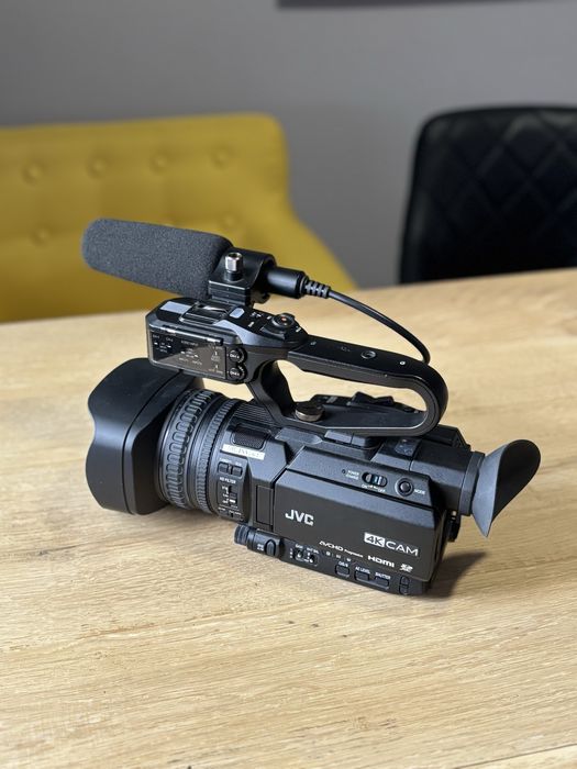 JVC GY-HM200E - cameră video + geantă