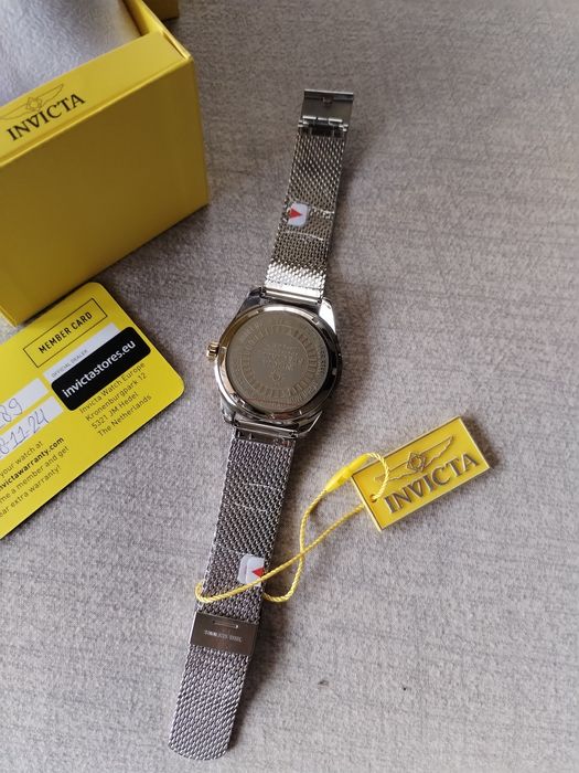 Invicta Specialty нов в кутия