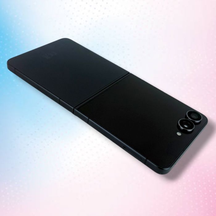 Samsung Galaxy Z Flip 7 5G 256GB 12RAM Jet Black Перфектен! Гаранция!
