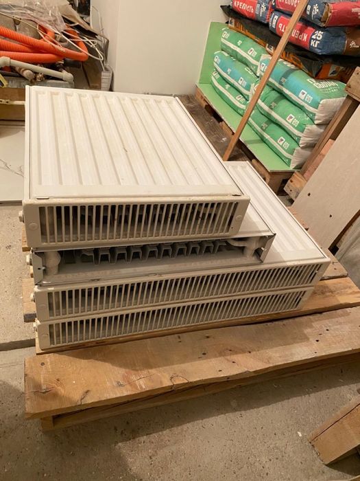 Продаются 4шт б/у  радиаторы Buderus