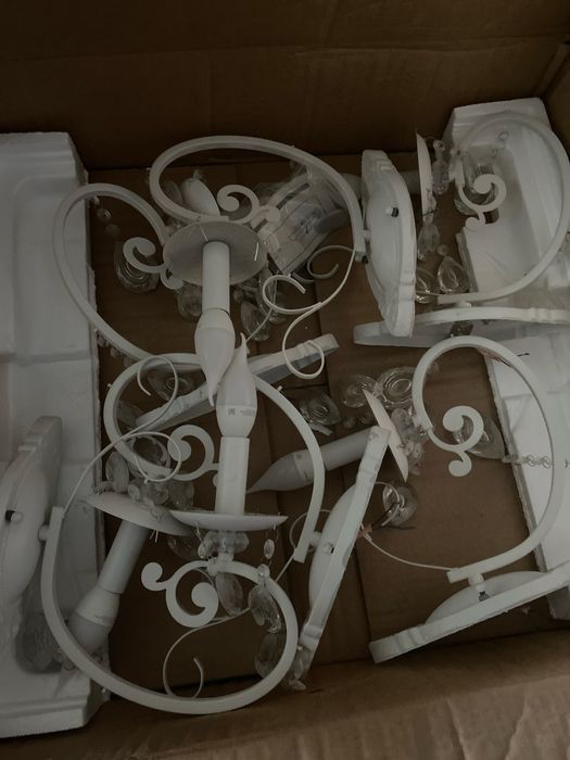 Продам бра белого цвета