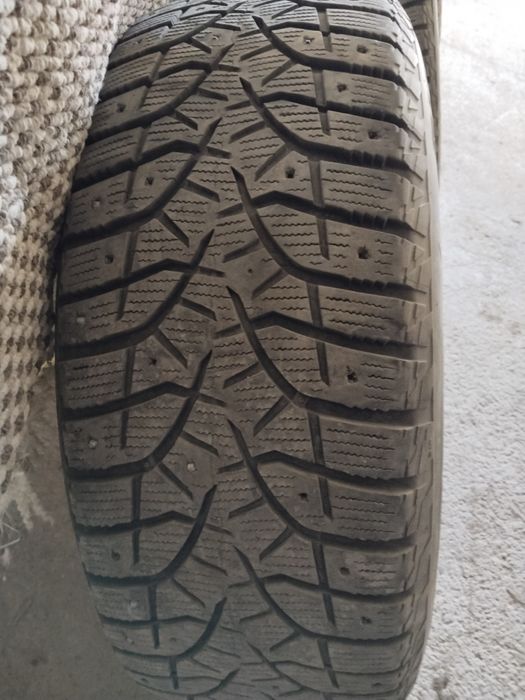 Продам покрышки на машину