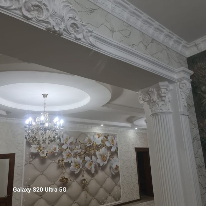 Гипсовое перо .с голубями