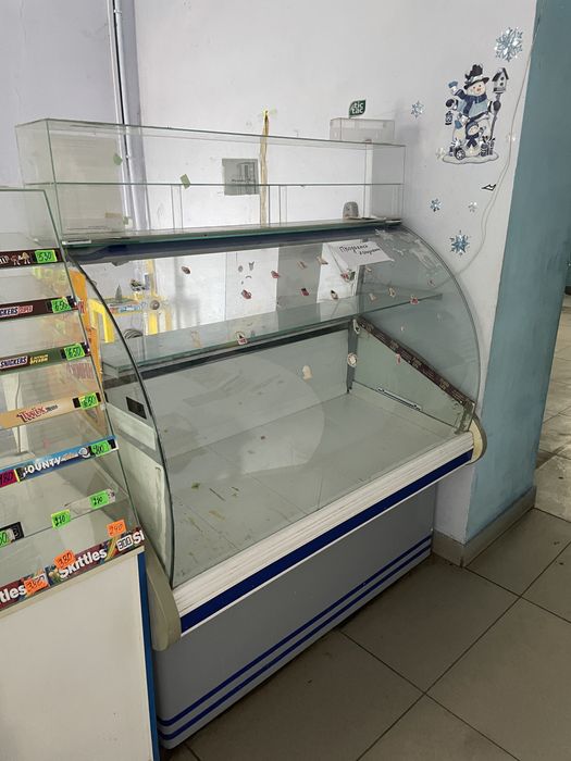 Продам 3 витринных холодильника!