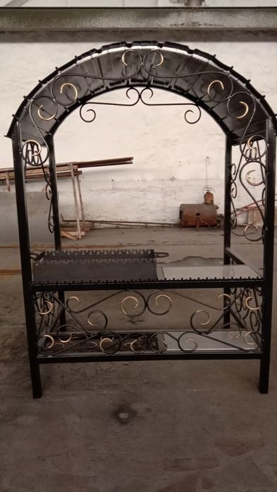 Мангал с навесом