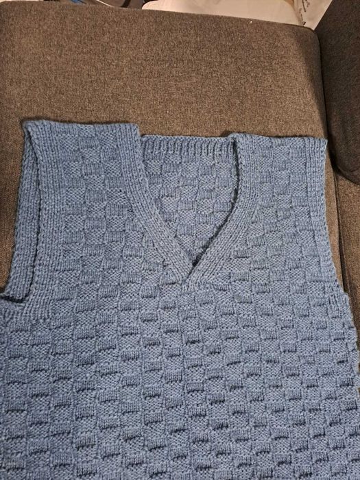 Vesta Barbati din Lana Naturala , Lucrata Manual , Diferite Marimi