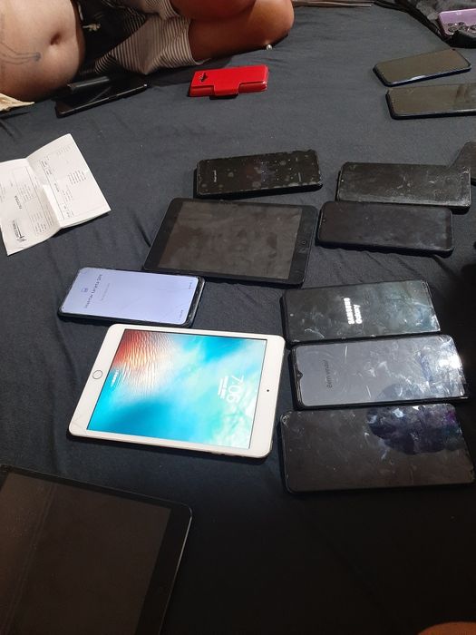 Multe telefoane.. detalii în privat