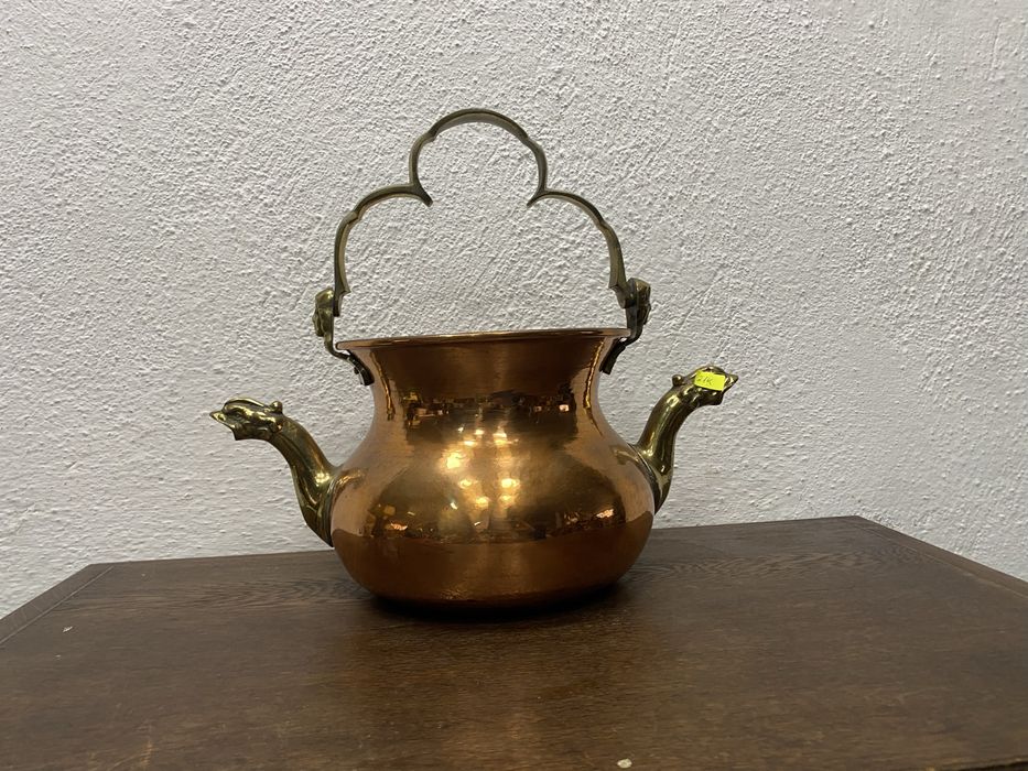 Медна кашпа с месингови орнаменти 1950те Индия декор