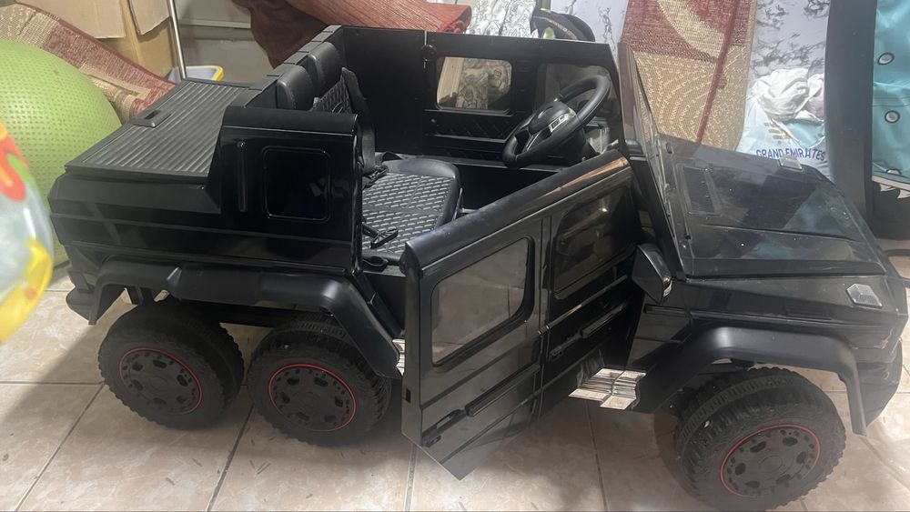 Электро машинка на акумуляторе