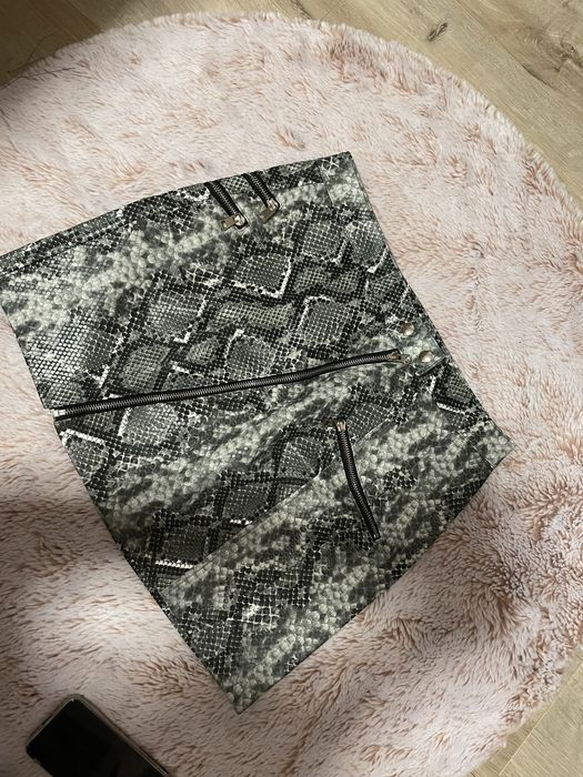 Fusta Bershka din piele M