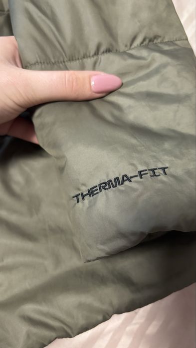 Дамкско яке Nike