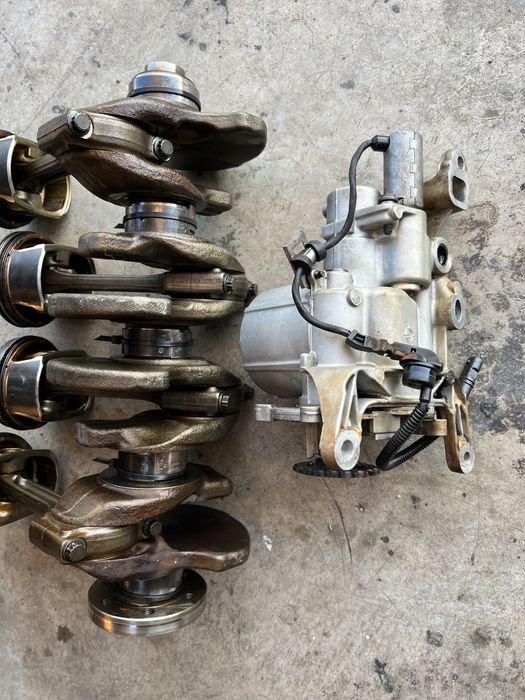 Колянов вал и маслена помпа