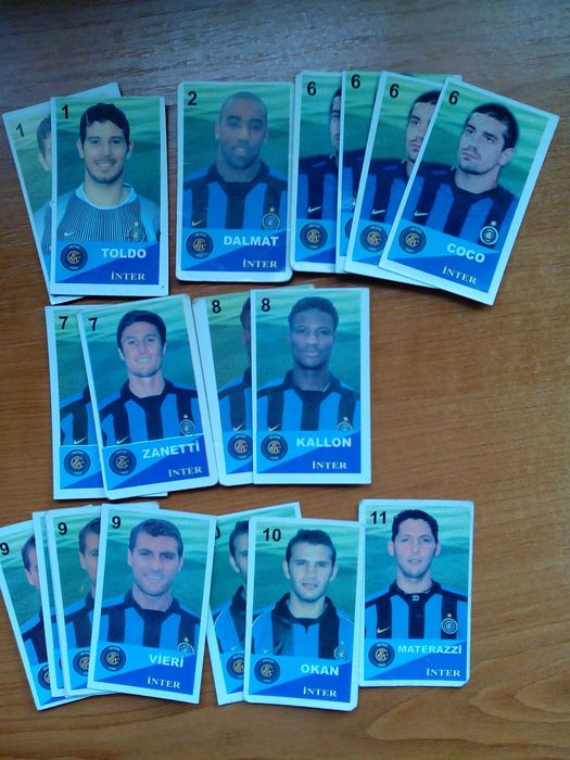 Карти на футболисти и баскетболисти и стикери на Чипикао