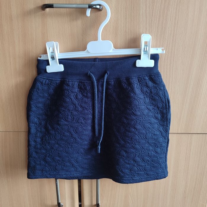 Продам одежду на девочку 7-8 лет