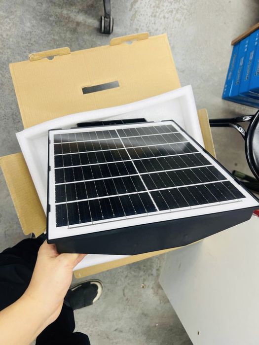 Камера с солнечными панелями