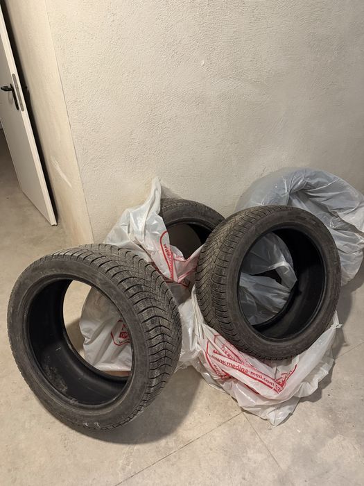 Зимни гуми Pirelli Ice Zero 255/45/20