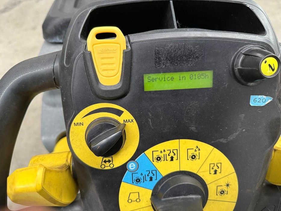 Karcher B40 masina de frecat si aspirat