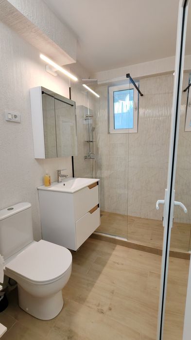 Apartament proaspăt renovat de inchiriat