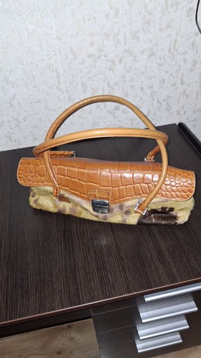 Дамска чанта Prada оригинал