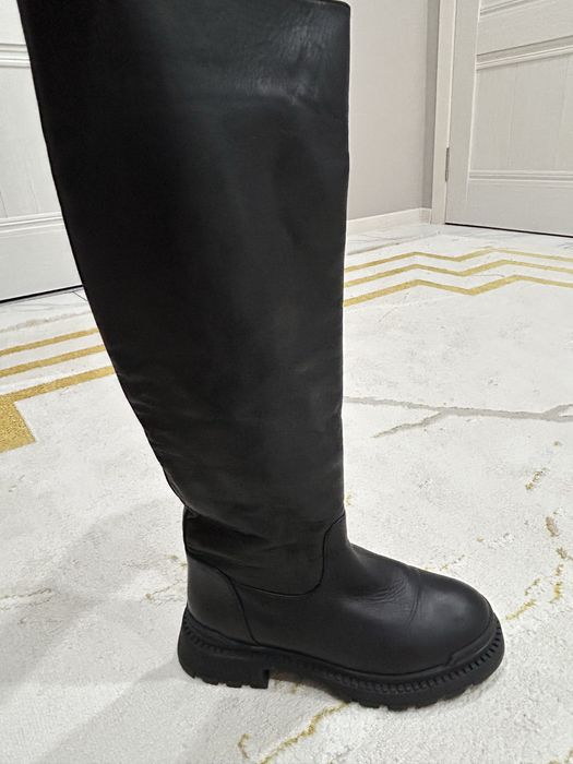 Кожанные сапоги размер 35