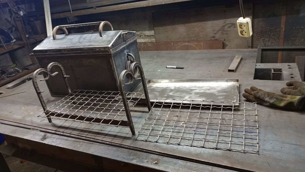 Продам коптилку метал 3ка